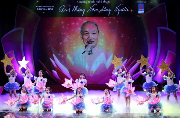 Tổ chức Chương trình nghệ thuật chào mừng 80 năm Ngày Tổng tuyển cử đầu tiên bầu Quốc hội Việt Nam