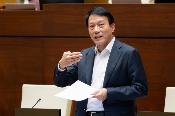 Bộ trưởng Bộ Công an giải trình đề xuất xe kinh doanh vận tải phải lắp camera khoang chở khách