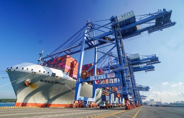 Tập trung ưu tiên giữ vững ổn định kinh tế vĩ mô, thúc đẩy xuất khẩu