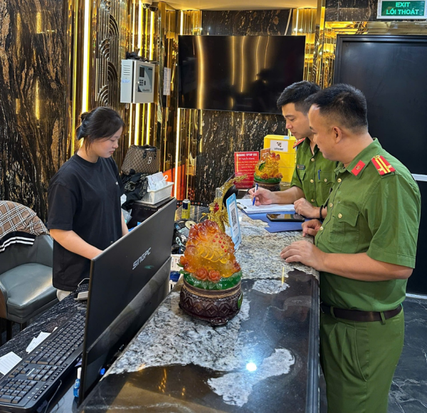 Tội phạm núp bóng karaoke, xoa bóp tại Hà Nội diễn biến phức tạp