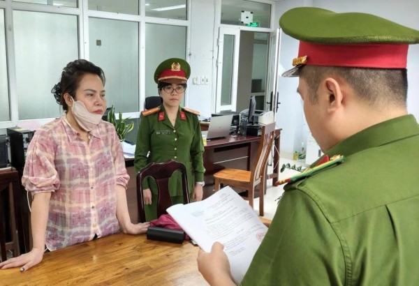 Lợi dụng tâm linh lừa người mê tín của bà đồng Xê