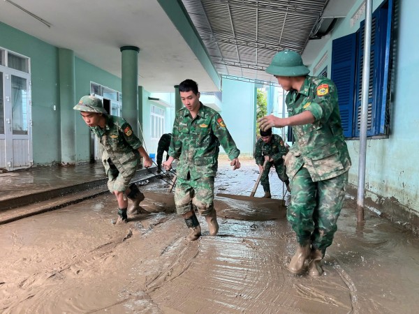 Dồn sức hoàn tất dọn dẹp đường sá, trường học, cơ sở y tế, sửa chữa nhà dân trước 30/11