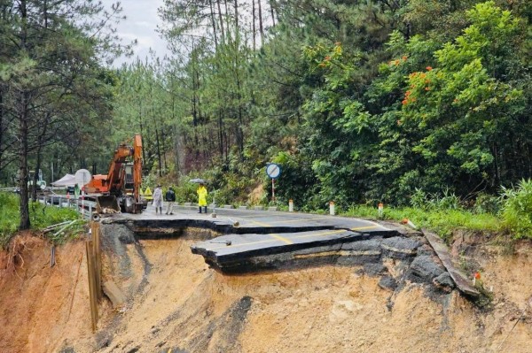 Vẫn còn 15 vị trí tắc đường trên các tuyến quốc lộ